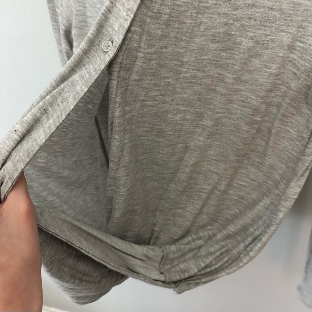 Banana Republic Grey Wrap Front Button-Down Blouse Size Small Minimalist Basic - Picture 4 of 13
